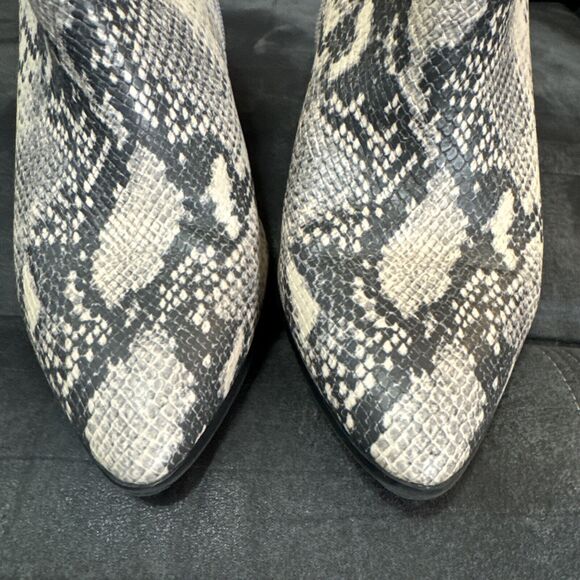 Torrid Block Heel Booties Size 10.5 Wide Snake Skin Side Zip Chunky Heel Pointed - Picture 5 of 12